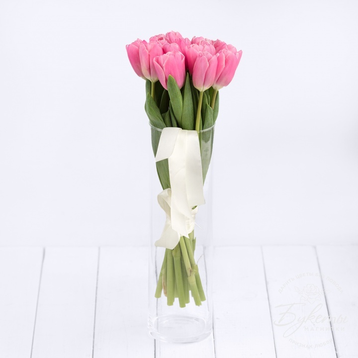 Купить 15 розовых тюльпанов с доставкой по Магнитогорску