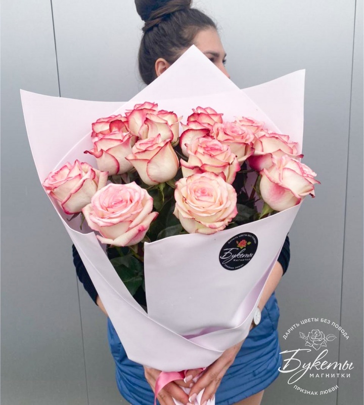 Купить 15 роз "Палома" с доставкой по Магнитогорску